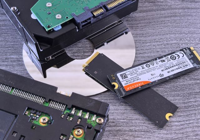 Hosting WordPress con NVMe: qué diferencia hay respecto al SSD convencional y por qué importa